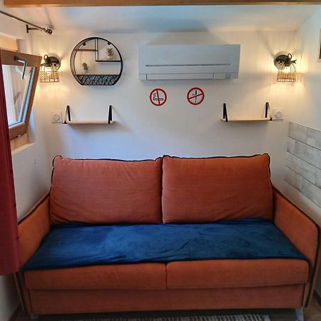 Chalet Charmant Avec Piscine Mercuer ภายนอก รูปภาพ