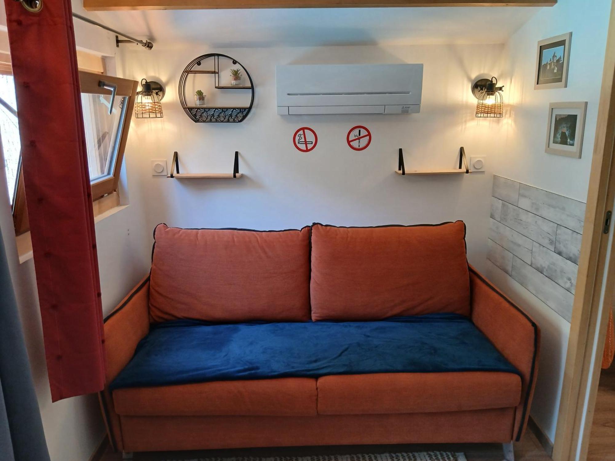 Chalet Charmant Avec Piscine Mercuer ภายนอก รูปภาพ