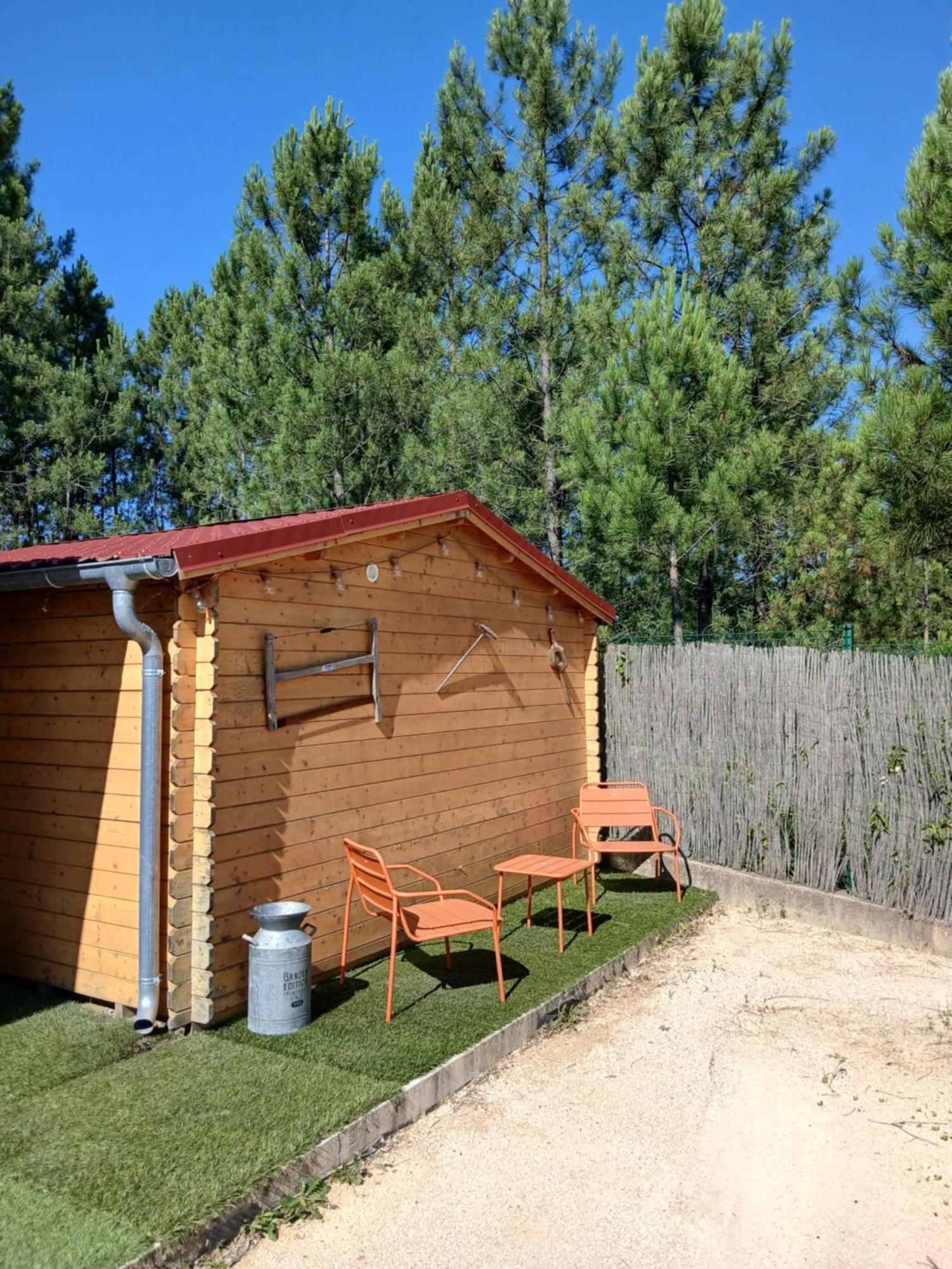 Chalet Charmant Avec Piscine Mercuer ภายนอก รูปภาพ
