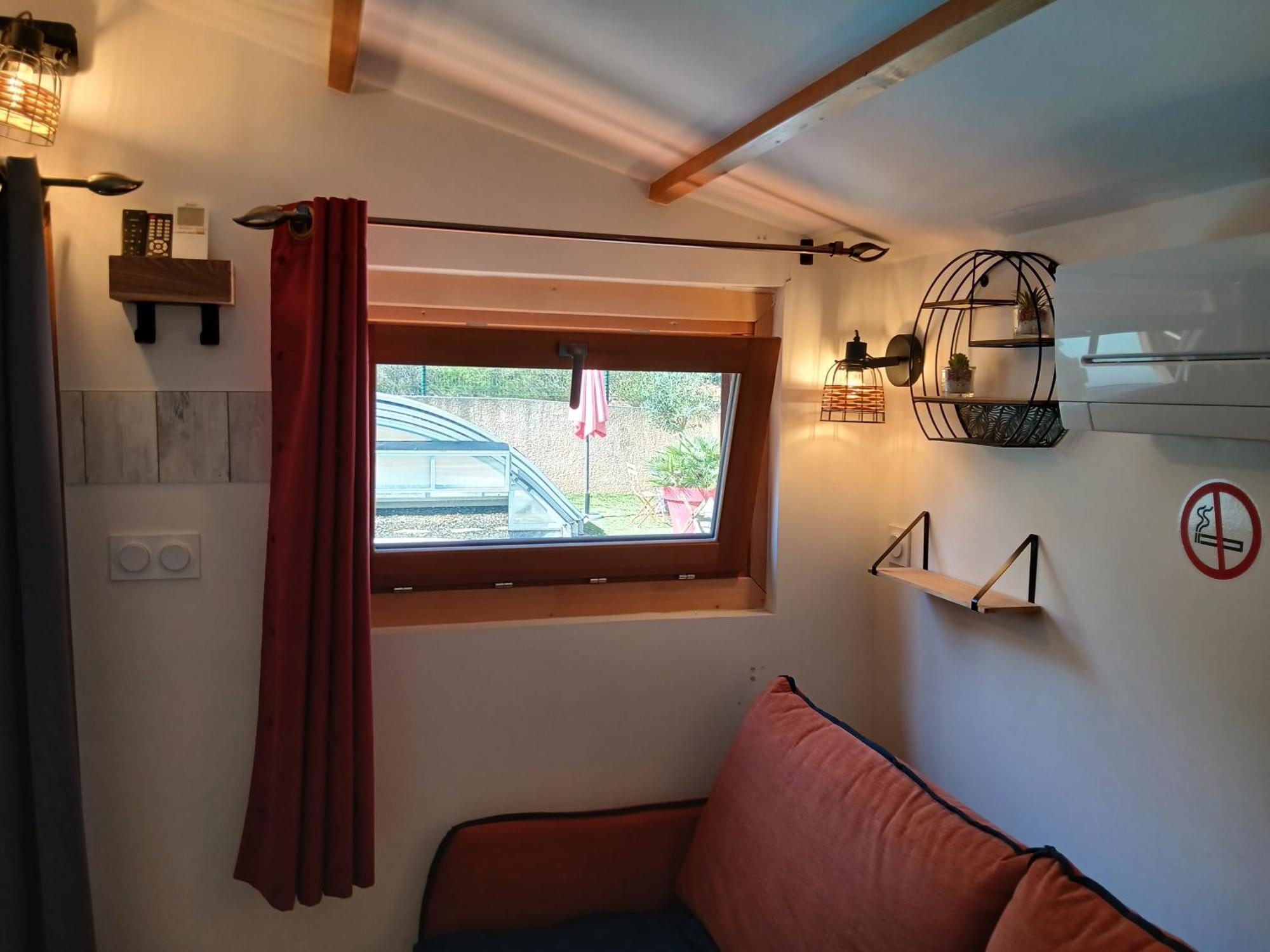Chalet Charmant Avec Piscine Mercuer ภายนอก รูปภาพ