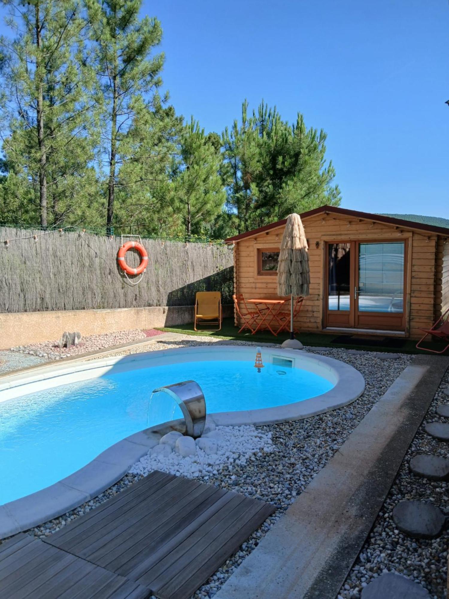 Chalet Charmant Avec Piscine Mercuer ภายนอก รูปภาพ